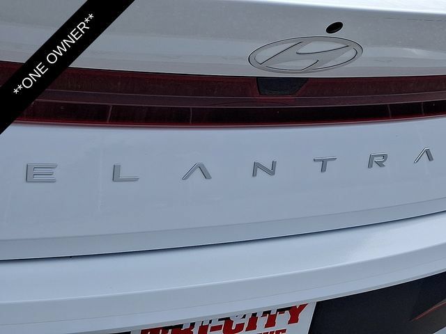 Used 2025 Hyundai Elantra SE FWD image 31