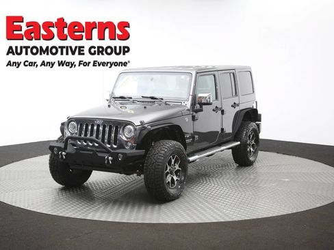 Used 2017 Jeep Wrangler Unlimited Sahara w/ Dual Top Group AWD/4WD image 55