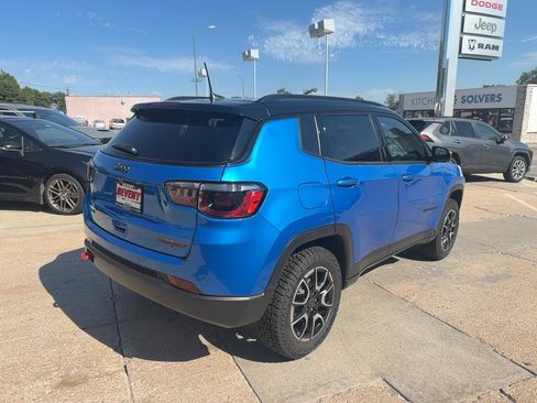 Used 2026 Jeep Compass Trailhawk w/ Sun, Sound & Navigation Group AWD/4WD image 7