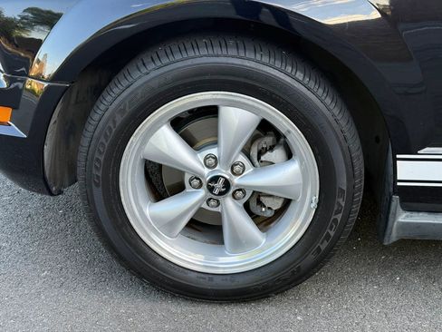 Used 2007 Ford Mustang Coupe RWD image 23