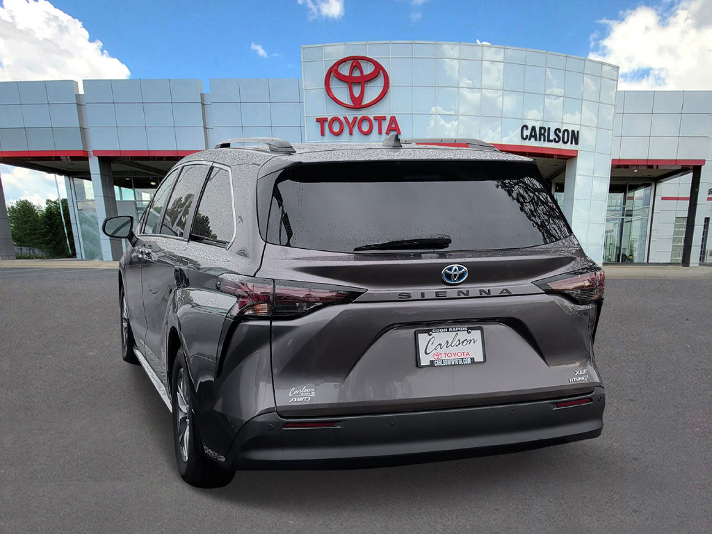 Certified 2024 Toyota Sienna XLE AWD/4WD image 5
