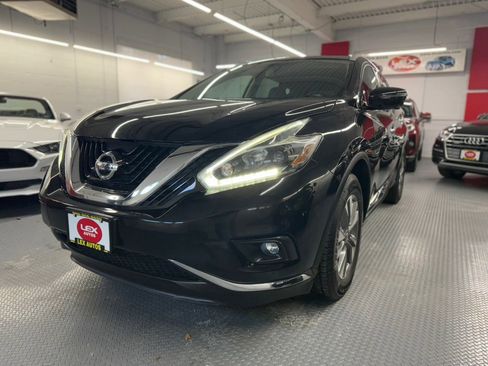 Used 2018 Nissan Murano SL w/ Moonroof Package image 2