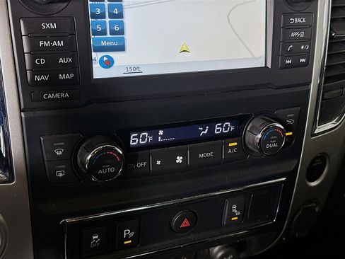 Used 2018 Nissan Titan SV w/ SV Convenience Package image 24