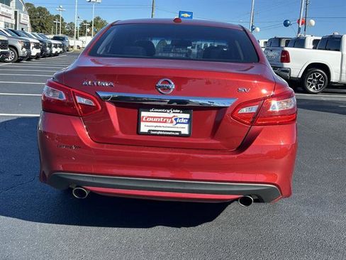 Used 2017 Nissan Altima 2.5 SV w/ Convenience Package image 8