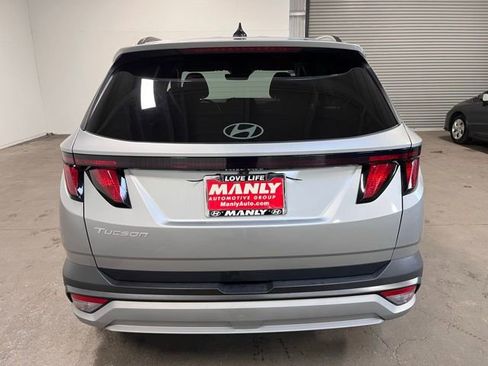 Used 2025 Hyundai Tucson SEL FWD image 4