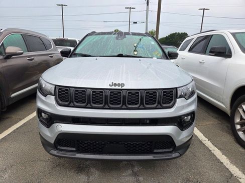 Used 2026 Jeep Compass Limited AWD/4WD image 2