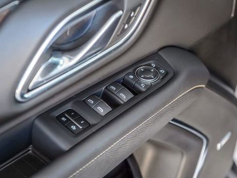 Used 2023 Chevrolet Suburban Premier image 50