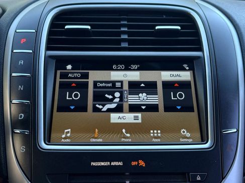Used 2017 Lincoln MKX Select AWD/4WD image 23