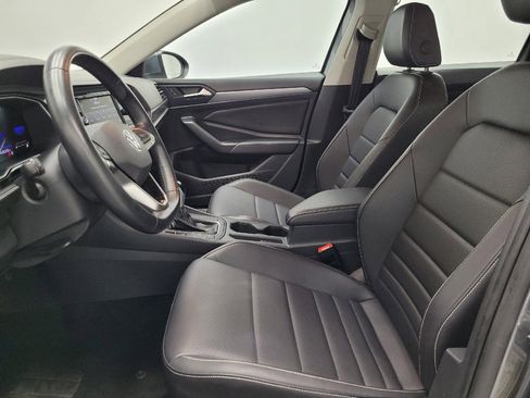 Used 2024 Volkswagen Jetta SE FWD image 17