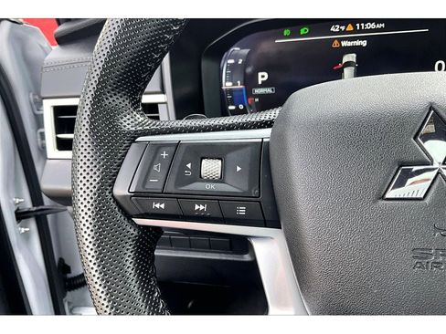 Used 2024 Mitsubishi Outlander Ralliart image 21