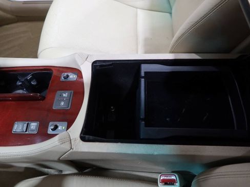 Used 2012 Lexus LS 460 w/ Comfort Pkg RWD image 36