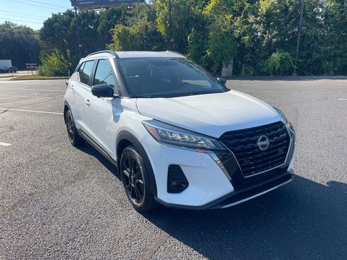 Used 2024 Nissan Kicks SR w/ SR Premium Package image 1