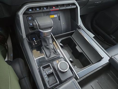 Used 2024 Toyota Tundra Platinum image 22