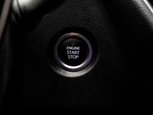 Used 2023 Toyota Corolla SE image 18