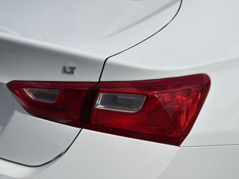 Used 2024 Chevrolet Malibu LT FWD image 11