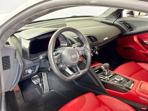 Used 2018 Audi R8 V10 w/ Premium Package image 13