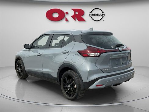 Used 2021 Nissan Kicks SV image 7