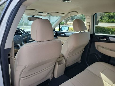 Used 2017 Subaru Outback 2.5i Premium image 20