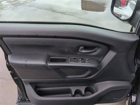 Used 2022 Nissan Titan S w/ S Utility Package image 6