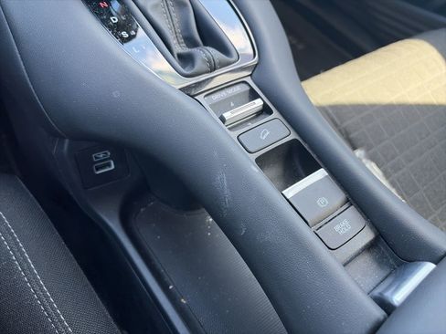 Used 2023 Honda HR-V LX image 19