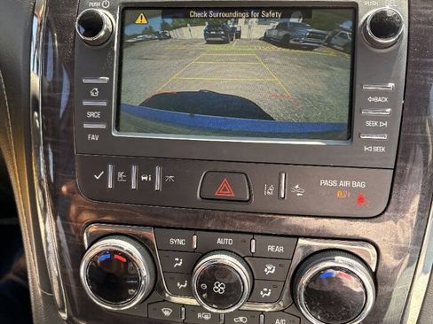 Used 2017 Buick Enclave Leather FWD image 34