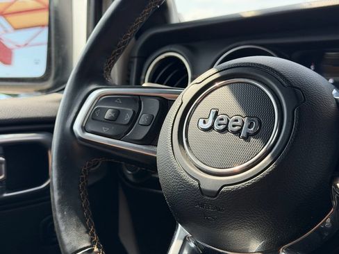 Used 2022 Jeep Wrangler Unlimited Sahara AWD/4WD image 16