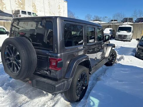 Used 2022 Jeep Wrangler Unlimited Sahara w/ Cold Weather Group image 4