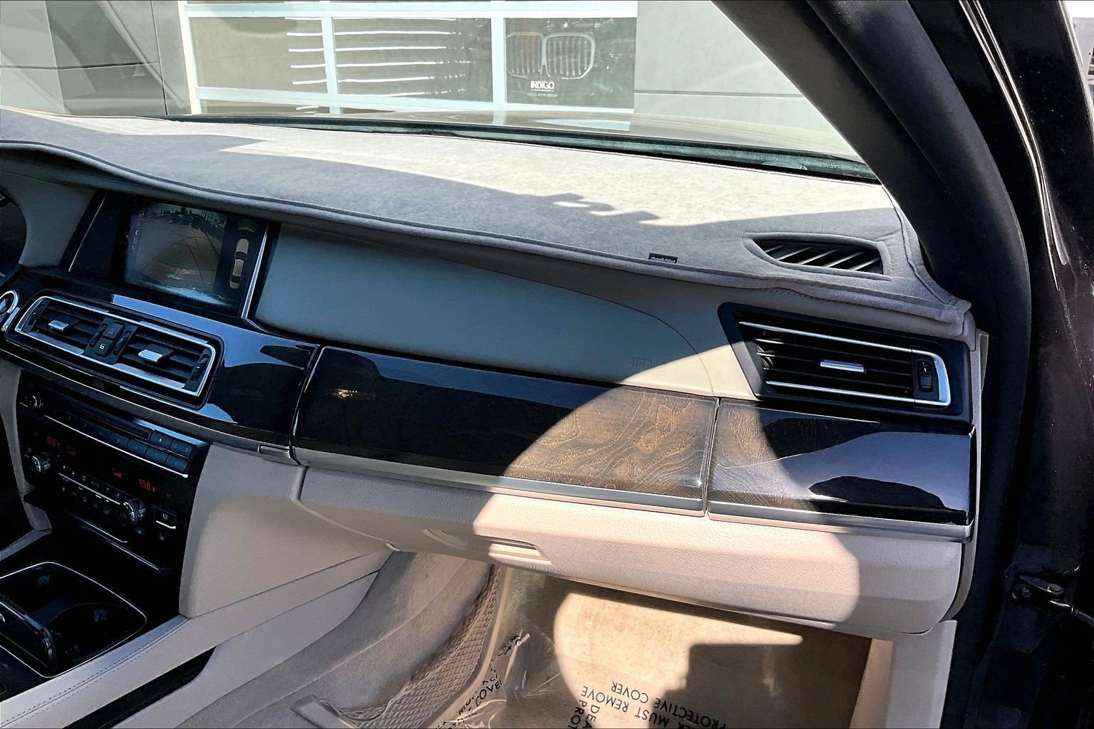Used 2014 BMW 750i RWD image 16