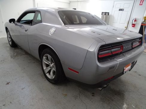 Used 2017 Dodge Challenger SXT image 17