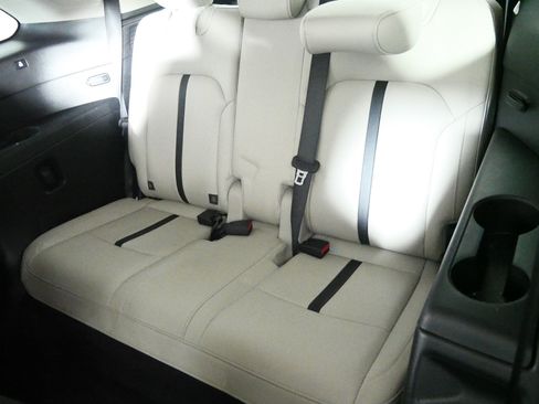 Used 2024 MAZDA CX-90 Plug-In Hybrid w/ Preferred AWD/4WD image 33