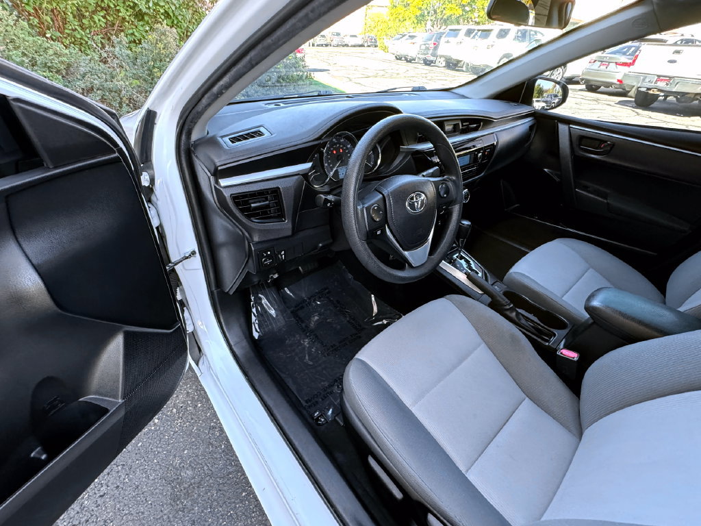 Used 2015 Toyota Corolla L FWD image 21