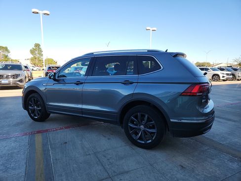 Used 2024 Volkswagen Tiguan SE image 4