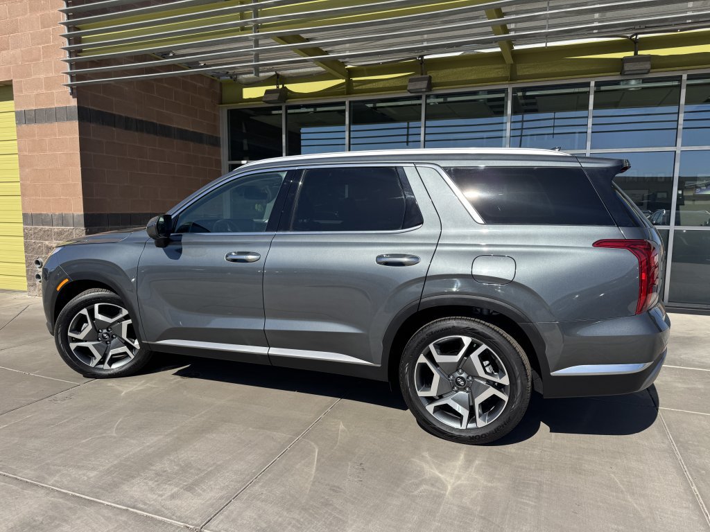 Used 2024 Hyundai Palisade Limited FWD image 5