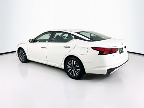 Used 2025 Nissan Altima 2.5 SV image 5
