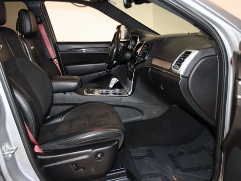 Used 2021 Jeep Grand Cherokee SRT w/ Trailer Tow Group IV image 52