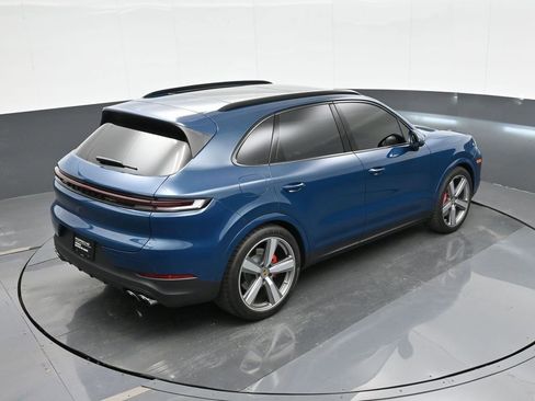 Certified 2024 Porsche Cayenne S image 30