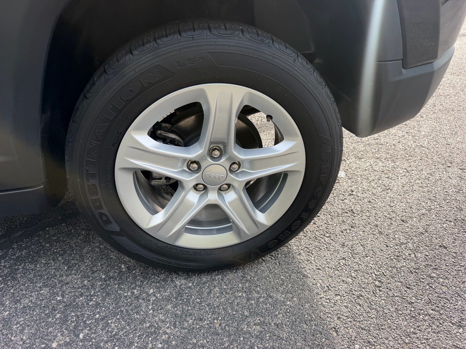 Used 2023 Jeep Compass Sport AWD/4WD image 19