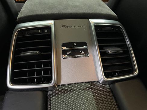 Used 2015 Porsche Panamera GTS image 22