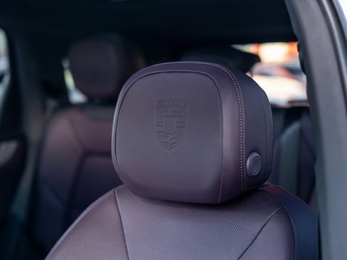 Used 2025 Porsche Cayenne S image 42