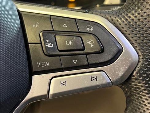 Used 2022 Volkswagen Atlas SEL Premium image 22