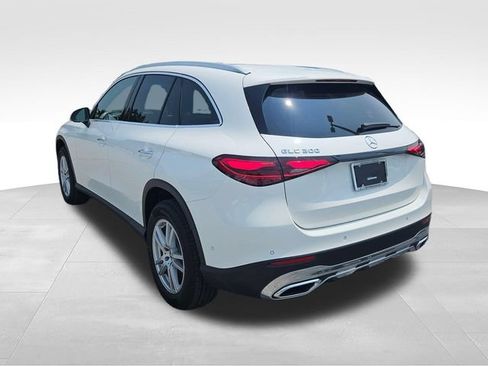 Used 2026 Mercedes-Benz GLC 300 image 3