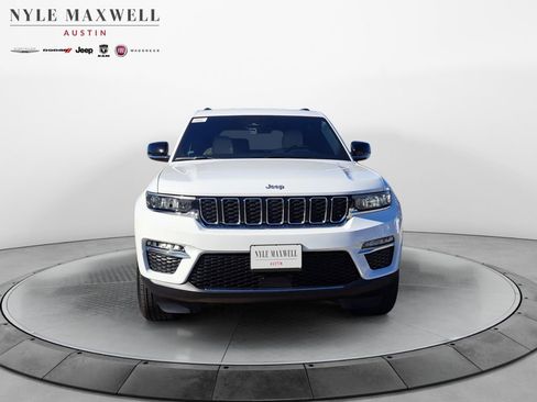New 2025 Jeep Grand Cherokee Limited image 18
