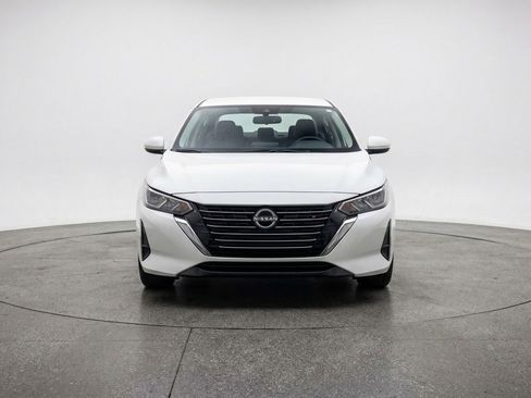 Used 2025 Nissan Sentra SV FWD image 2