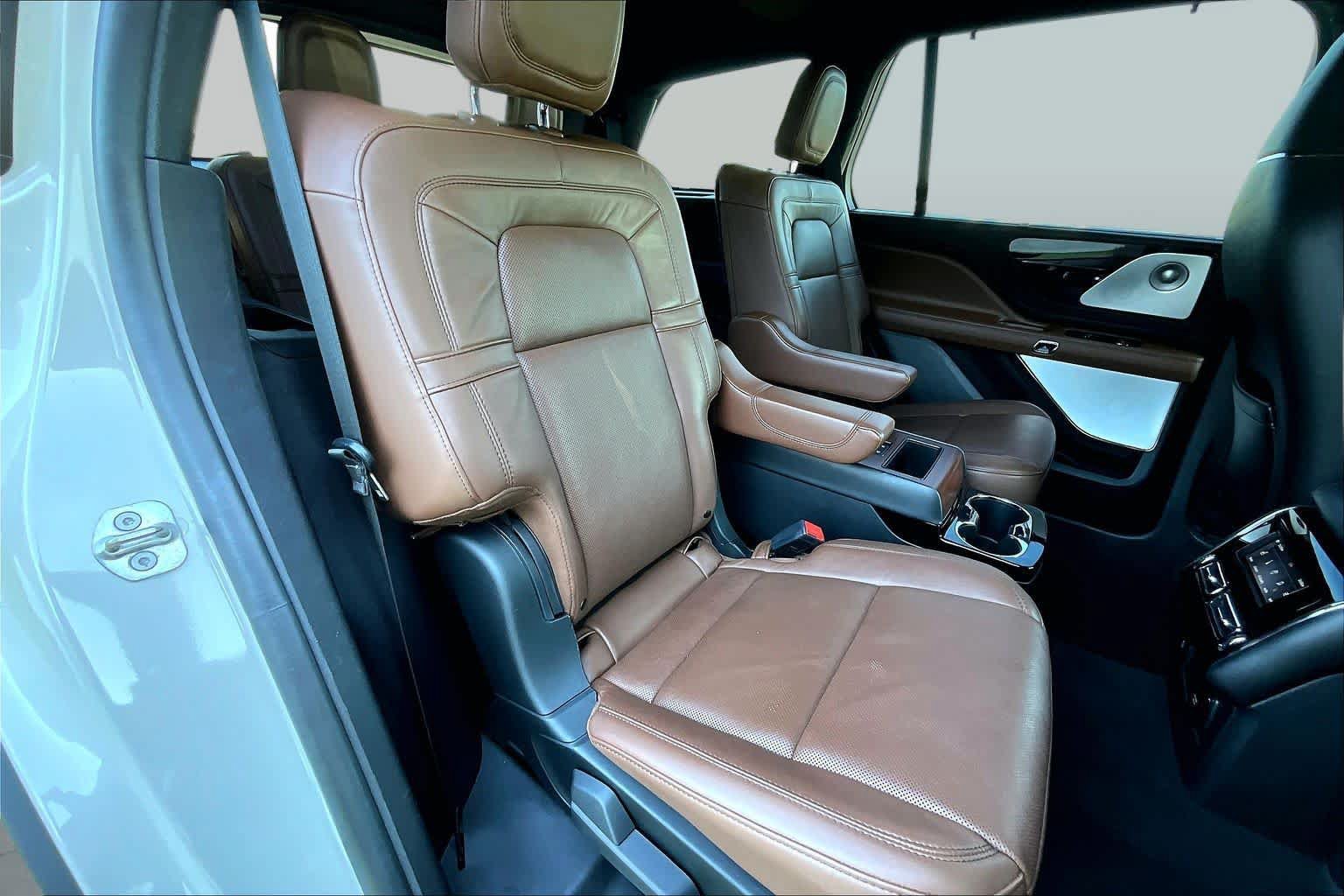 Used 2022 Lincoln Aviator Reserve w/ Equipment Group 201A RWD image 18