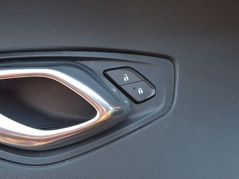 Used 2019 Chevrolet Camaro LT RWD image 13