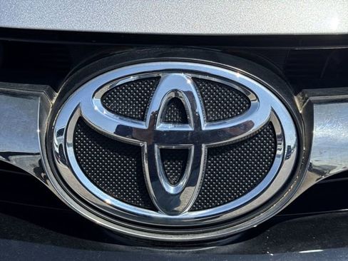 Used 2016 Toyota Camry SE FWD image 29