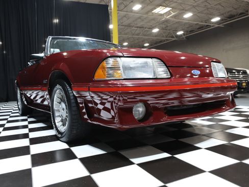 Used 1987 Ford Mustang GT RWD image 21