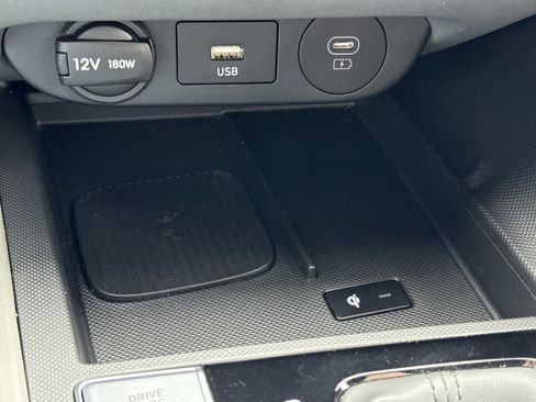 Certified 2025 Hyundai Elantra Sport image 25