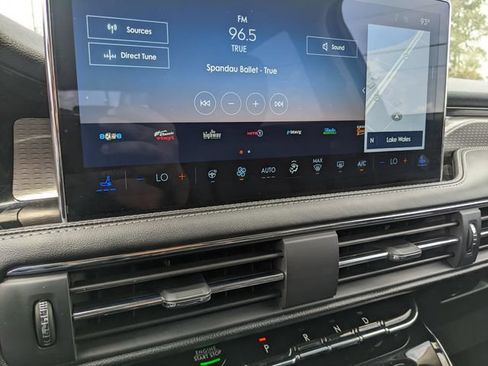 Used 2025 Lincoln Corsair Reserve FWD image 24