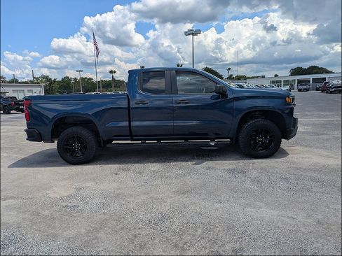 Used 2019 Chevrolet Silverado 1500 Custom Trail Boss w/ Custom Convenience Package AWD/4WD image 3